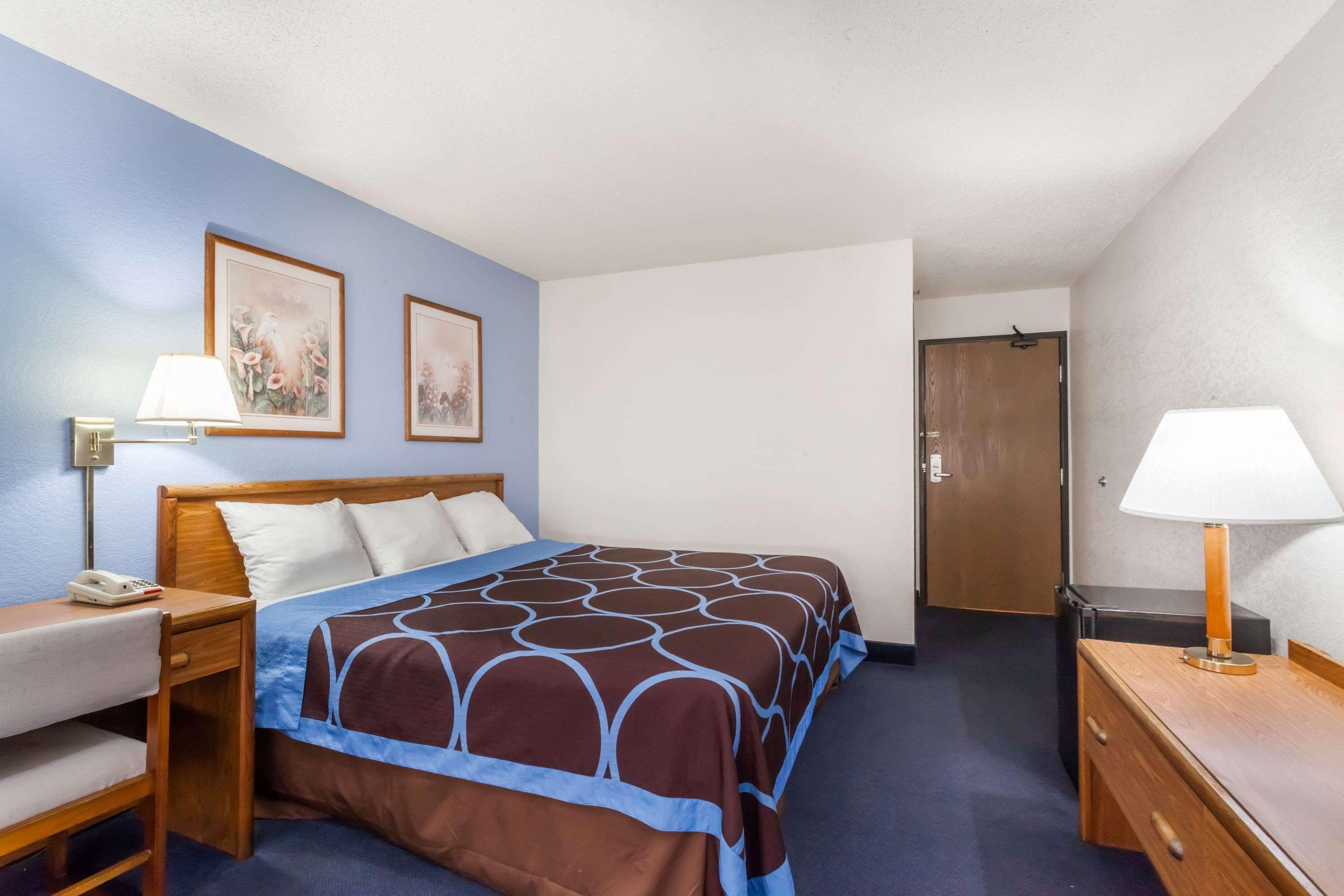Super 8 By Wyndham Norwich Ξενοδοχείο Εξωτερικό φωτογραφία
